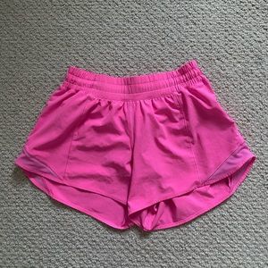Lululemon hotty hot 4” shorts